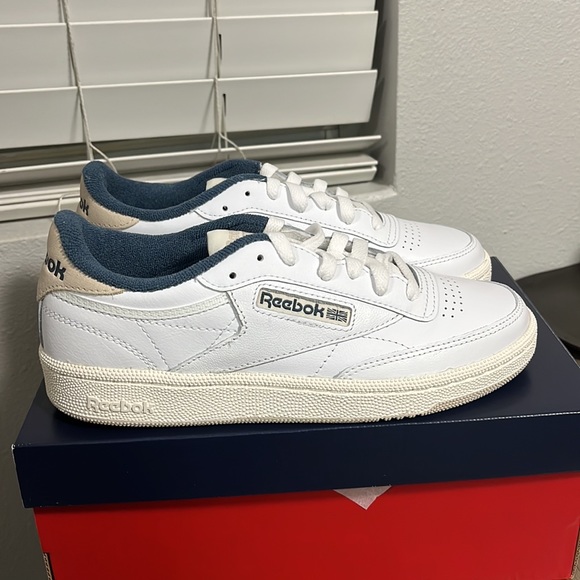 NWT Reebok Women's Club C 85 Shoes - White/Blue/Beige - Code: 100033086 - Picture 8 of 12